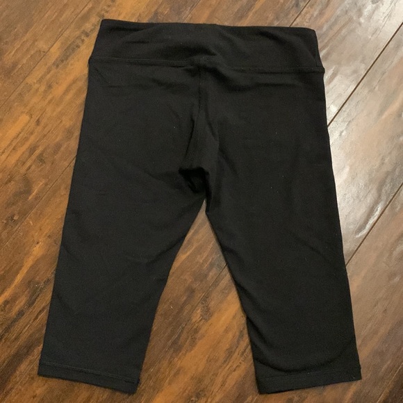 3 Pairs American Apparel Cropped Workout Leggings. Blackx2. Bluex1. Small. - Picture 7 of 15